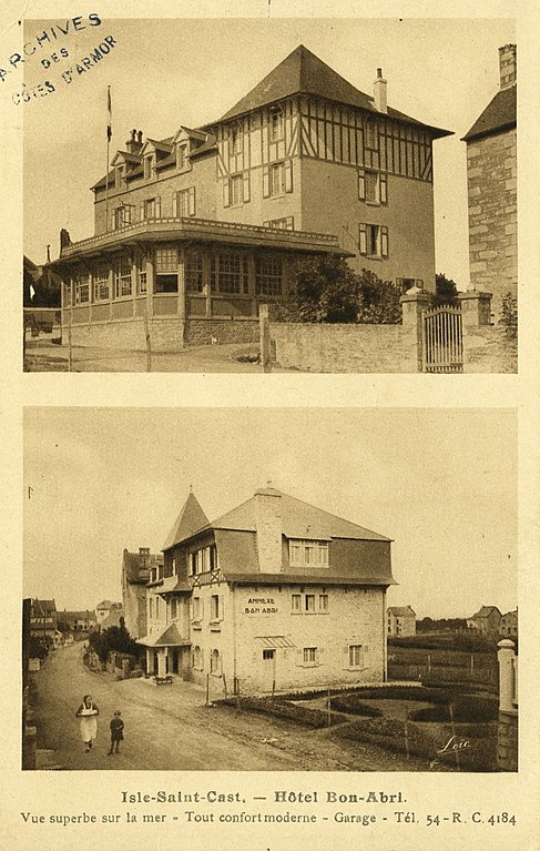 Carte postale ancienne Saint-Cast - Grand hôtel à Saint-Cast-le-Guildo