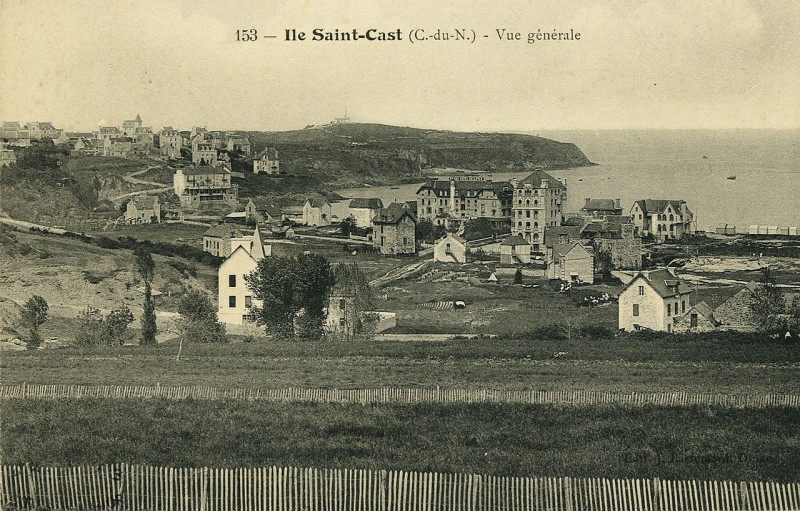 Carte postale ancienne Saint-Cast - Ile Saint-Cast vue générale à Saint-Cast-le-Guildo