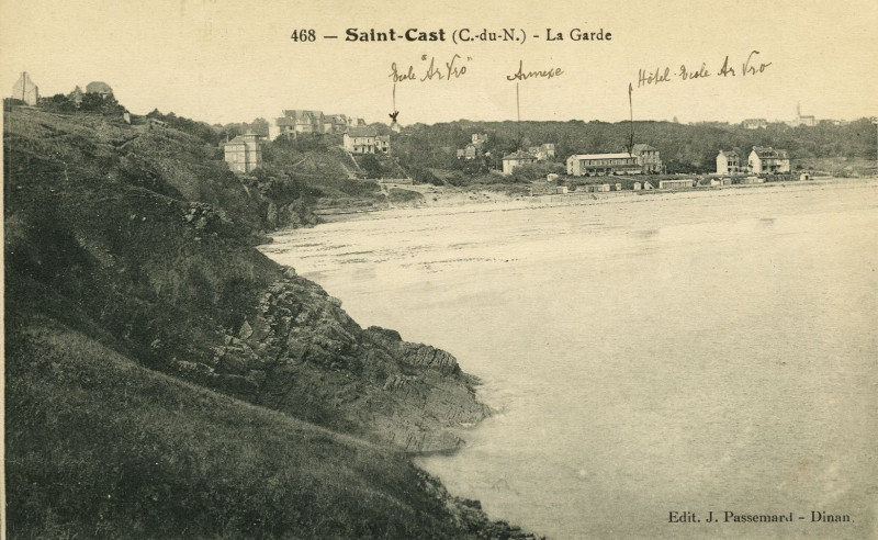 Carte postale ancienne Saint-Cast - La Garde à Saint-Cast-le-Guildo