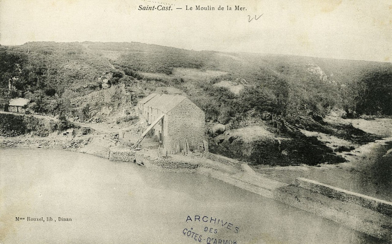 Carte postale ancienne Saint-Cast - Moulin de la mer à Saint-Cast-le-Guildo