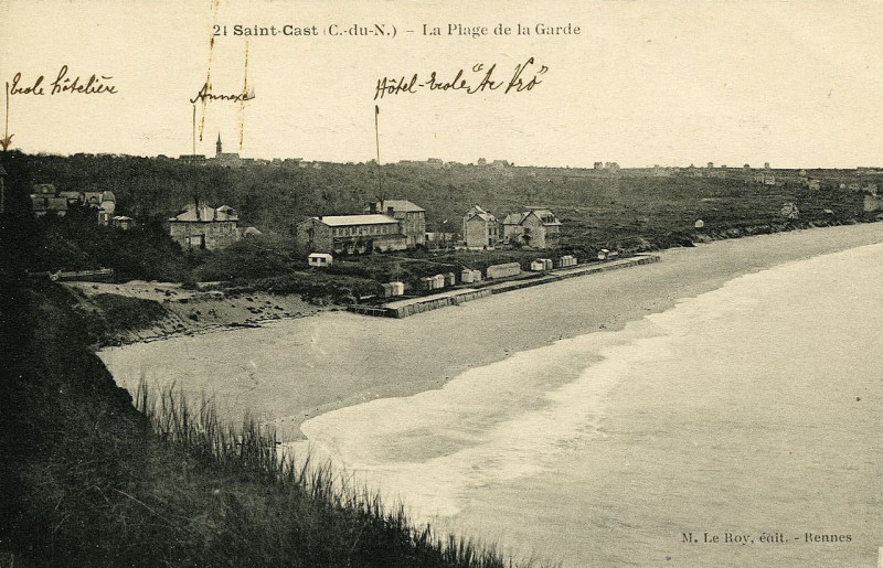 Carte postale ancienne Saint-Cast - Plage de la Garde à Saint-Cast-le-Guildo