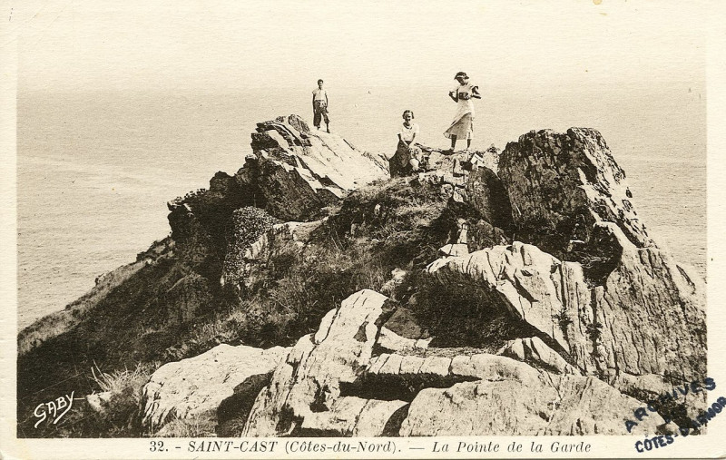Carte postale ancienne Saint-Cast - Pointe de la Garde à Saint-Cast-le-Guildo