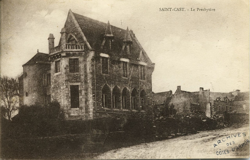 Carte postale ancienne Saint-Cast - Presbytère à Saint-Cast-le-Guildo