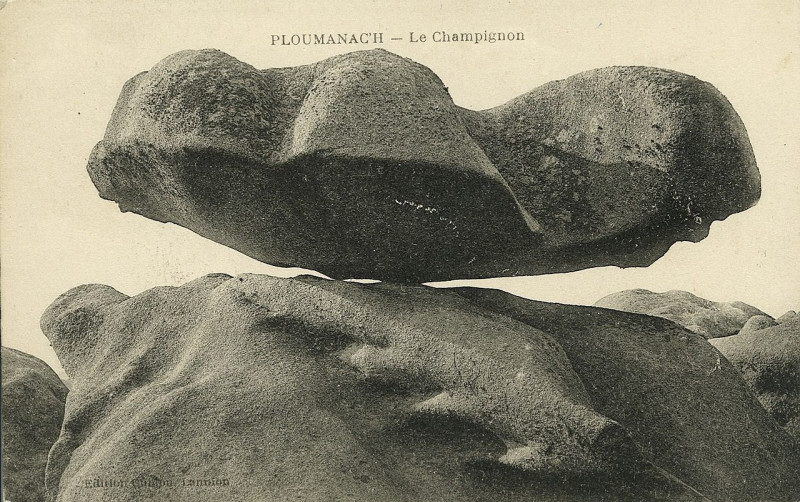 Carte postale ancienne Trégastel - Rocher le champignon à Trégastel
