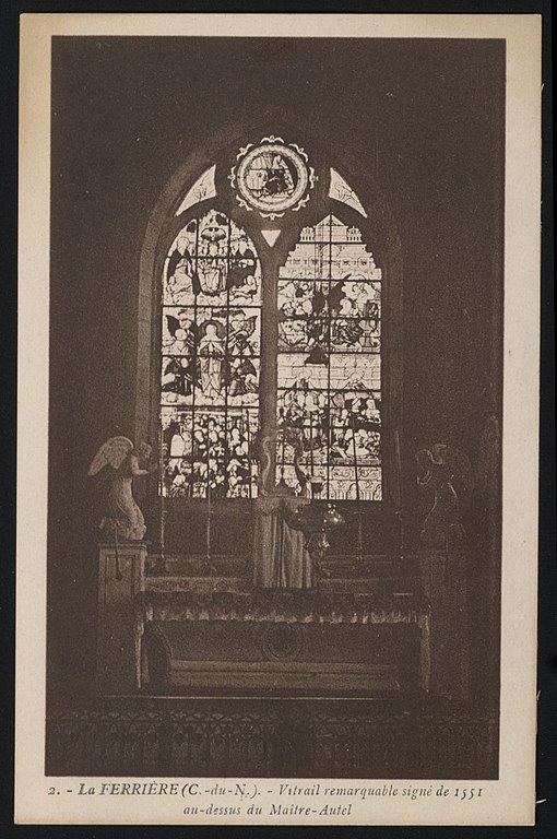 Carte postale ancienne Vitrail remarquable signé de 1551 au-dessus du Maître-Autel à Plémet
