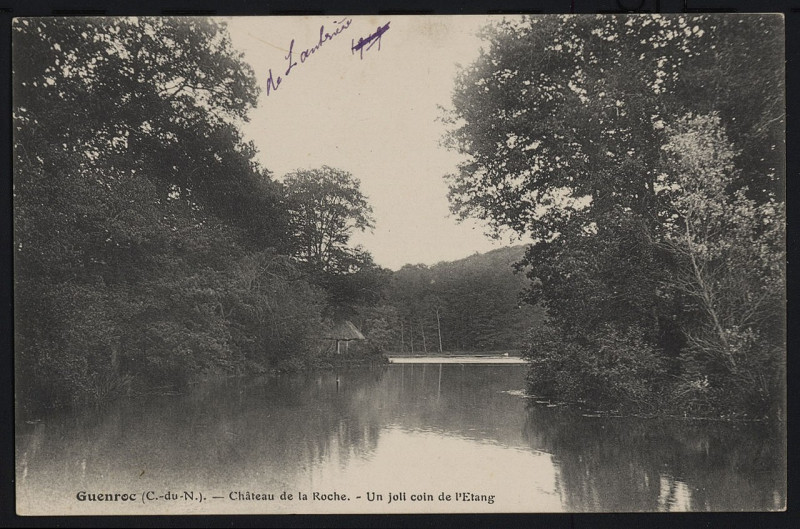 Carte postale ancienne Guenroc - Château de la Roche étang à Guenroc