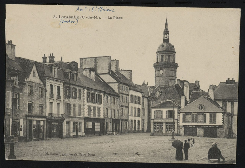 Carte postale ancienne Lamballe - Place à Lamballe-Armor