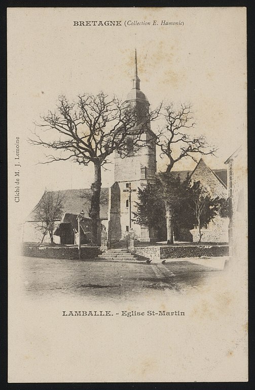 Carte postale ancienne Lamballe - Eglise Saint-Martin à Lamballe-Armor