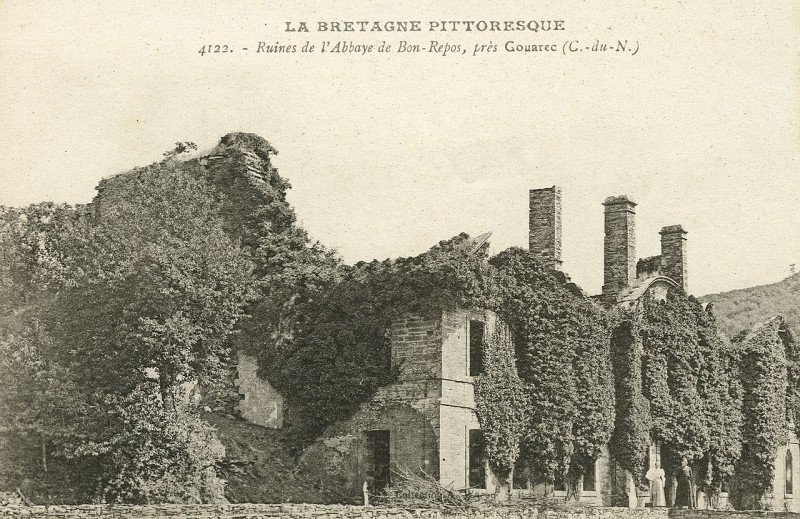 Carte postale ancienne Saint-Gelven - Ruines de l'abbaye de Bon-Repos à Bon Repos sur Blavet