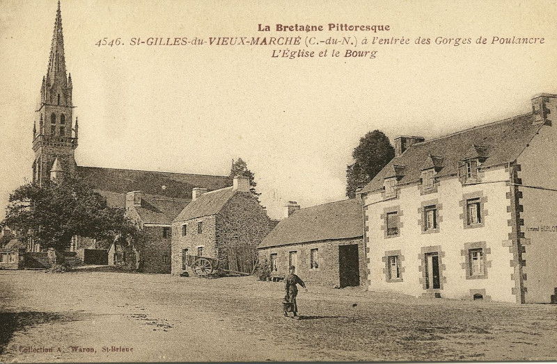 Carte postale ancienne Saint-Gilles-Vieux-Marché - Eglise et bourg à Saint-Gilles-Vieux-Marché