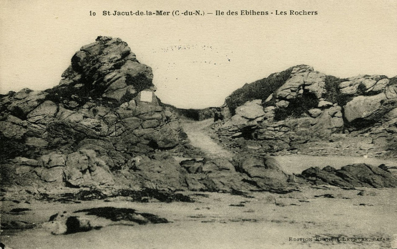 Carte postale ancienne Saint-Jacut-de-la-Mer - Ile des Ebihens rochers à Saint-Jacut-de-la-Mer