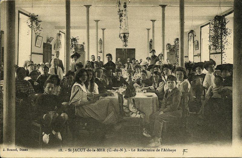 Carte postale ancienne Saint-Jacut-de-la-Mer - Réfectoire de l'abbaye à Saint-Jacut-de-la-Mer