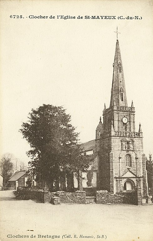Carte postale ancienne Saint-Mayeux - Clocher de l'église à Saint-Mayeux