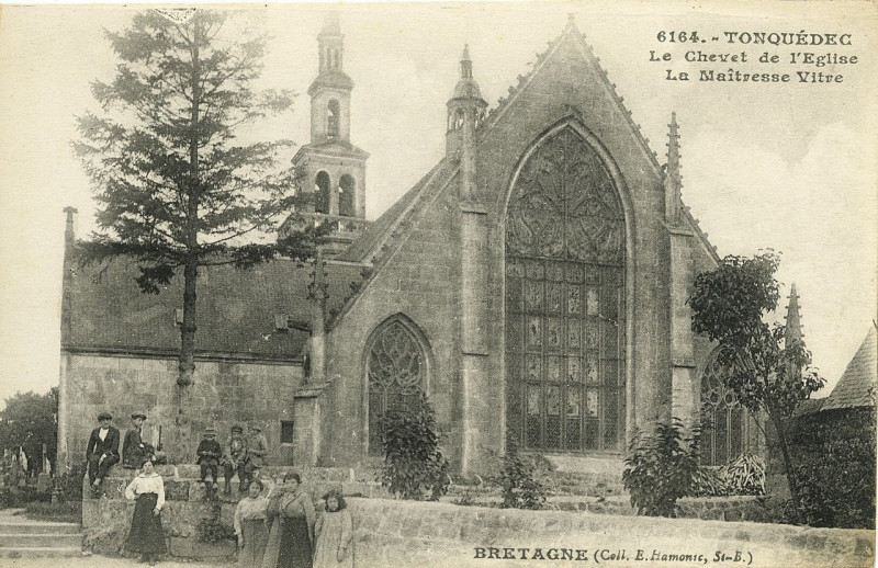 Carte postale ancienne Tonquédec - Chevet de l'église à Tonquédec