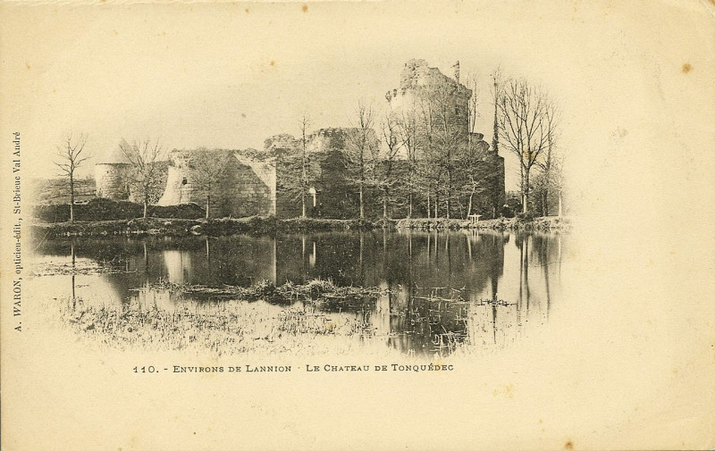 Carte postale ancienne Tonquédec - Château à Tonquédec
