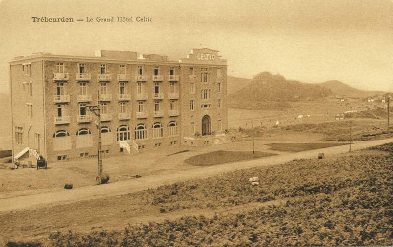 Carte postale ancienne Trébeurden - Grand hôtel Celtic à Trébeurden