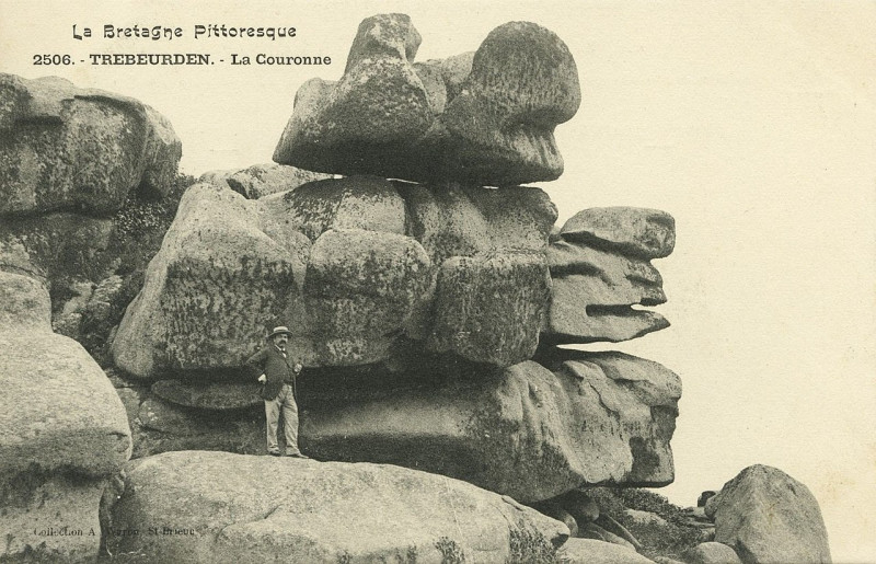 Carte postale ancienne Trébeurden - Rocher la couronne à Trébeurden
