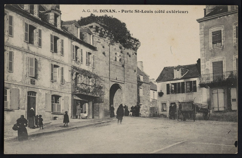 Carte postale ancienne Dinan - Porte Saint-Louis à Dinan