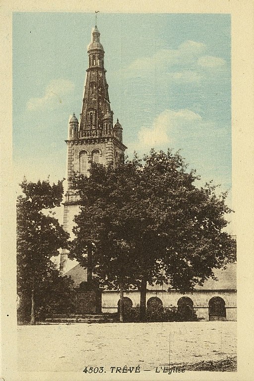 Carte postale ancienne Trévé - Eglise à Trévé