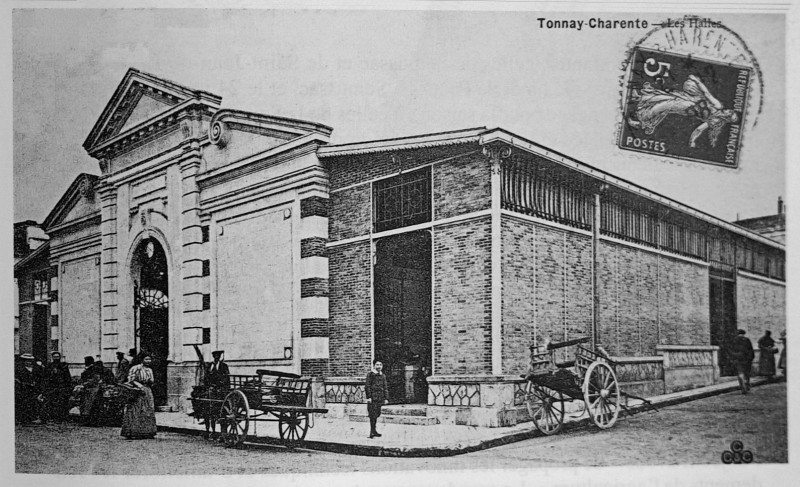 Carte postale ancienne Tonnay les halles 1004053