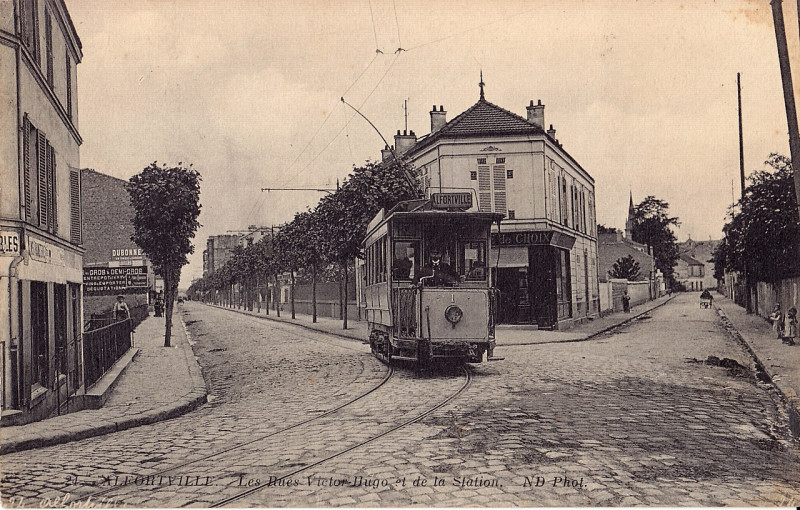Carte postale ancienne 24 - ALFORTVILLE. Les Rues Victor-Hugo et de la Station