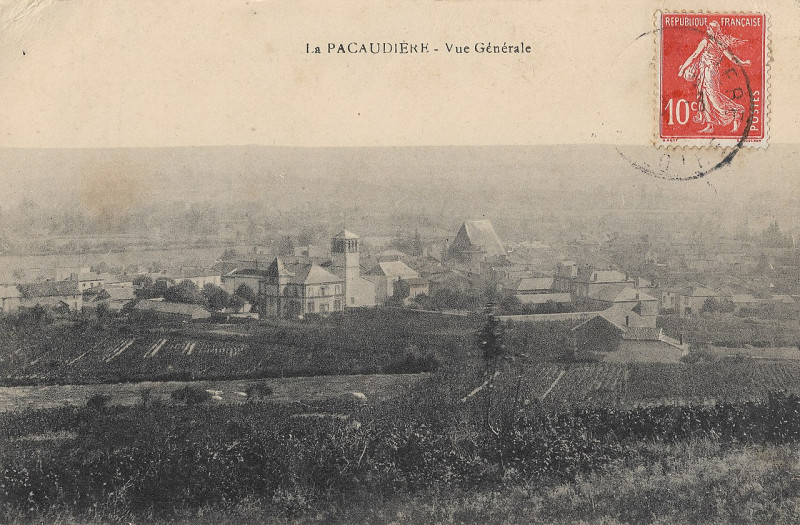 Carte postale ancienne La Pacaudière - Vue Générale