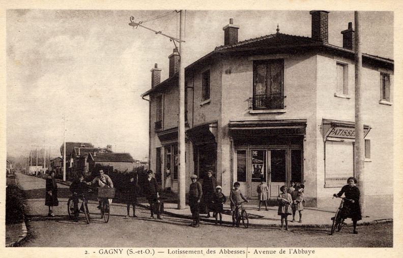 Carte postale ancienne Gagny.Avenue de l'Abbaye