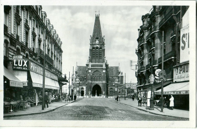 Carte postale ancienne Abeille 5 - Std - La Rue de la République et l'Eglise Neuve