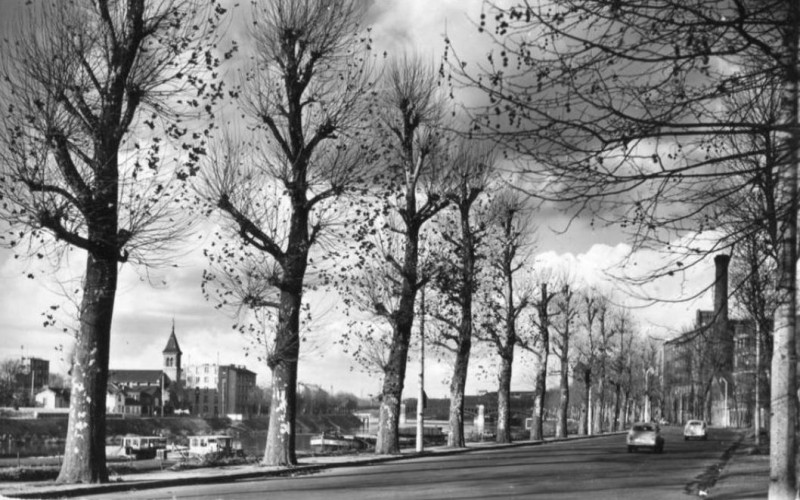 Carte postale ancienne Saint-Denis.Boulevard d Ornano