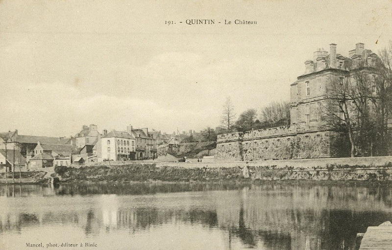 Carte postale ancienne Quintin - Château à Quintin