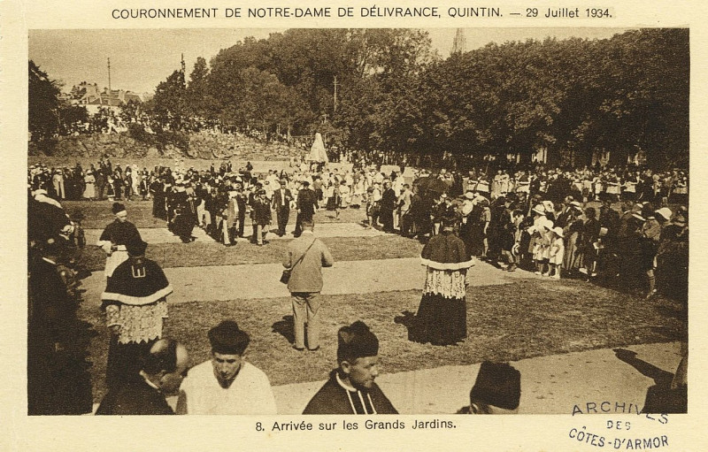 Carte postale ancienne Quintin - Couronnement de Notre-Dame de Délivrance 29 juillet 1934 à Quintin