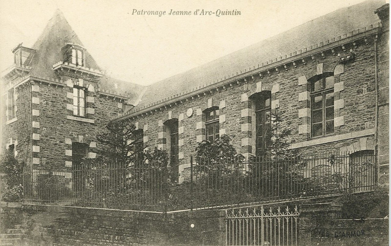Carte postale ancienne Quintin - Patronage Jeanne d'Arc-Quintin à Quintin