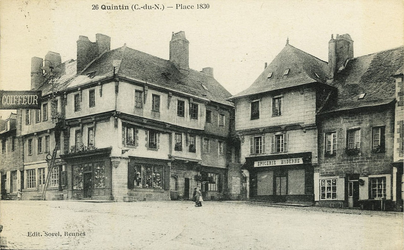 Carte postale ancienne Quintin - Place 1830 à Quintin