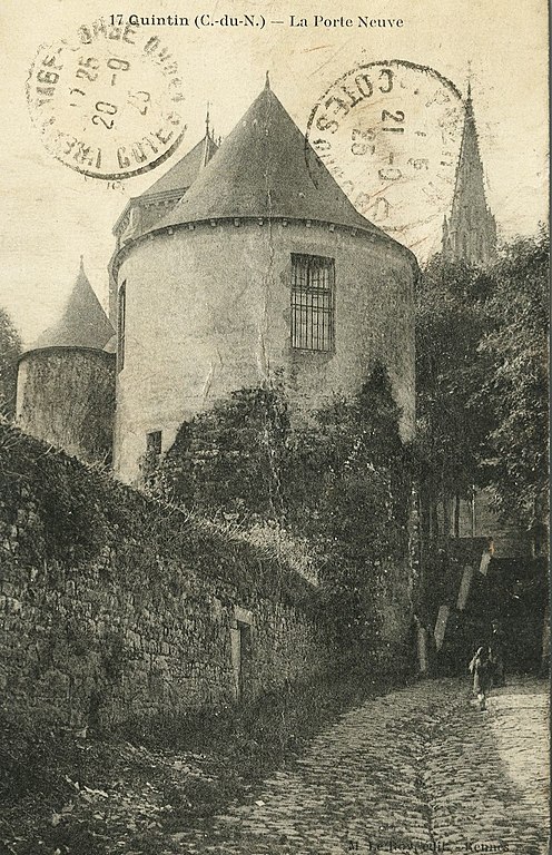 Carte postale ancienne Quintin - Porte neuve à Quintin