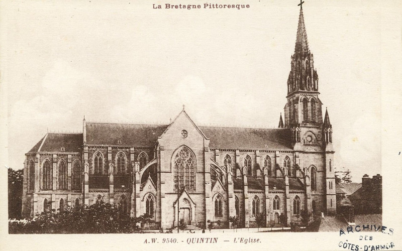 Carte postale ancienne Quintin - Eglise à Quintin