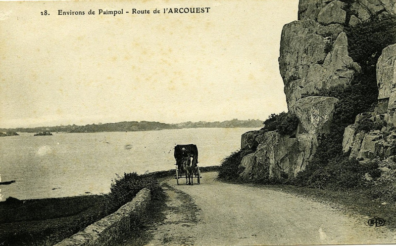 Carte postale ancienne Ploubazlanec - Rochers de la pointe de l'Arcouest à Ploubazlanec
