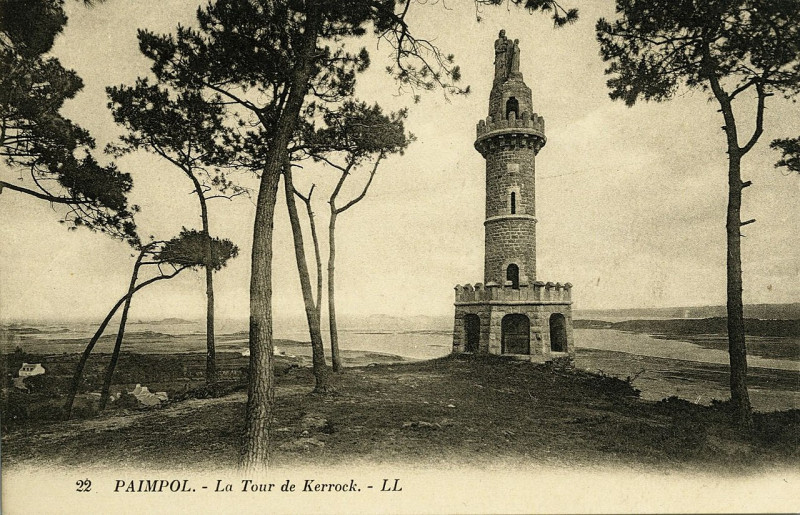 Carte postale ancienne Ploubazlanec - Tour de Kerroc'h à Ploubazlanec