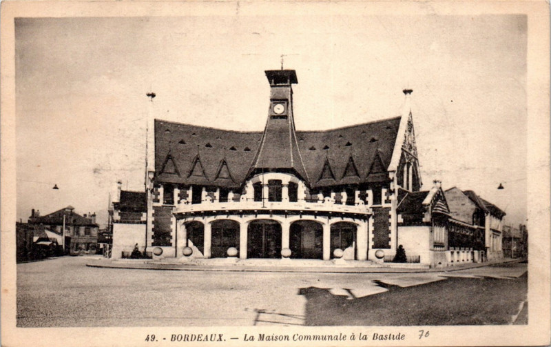 Carte postale ancienne Bordeaux-Bastide - Maison communale à Bordeaux