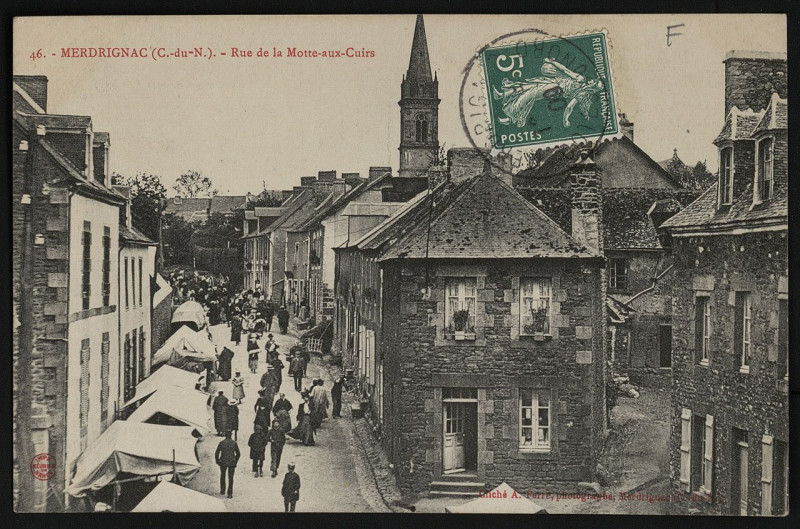 Carte postale ancienne Rue de la Motte-aux-Cuirs à Merdrignac