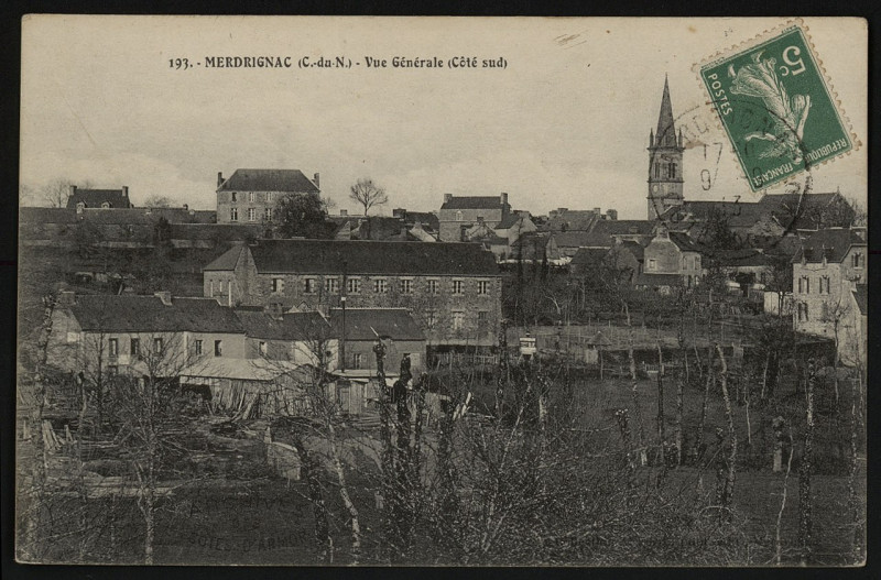 Carte postale ancienne Merdrignac - Vue générale côté sud à Merdrignac