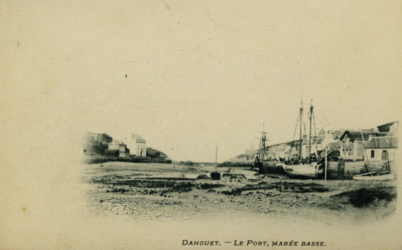 Carte postale ancienne Pléneuf-Val-André - Dahouët port à marée basse à Pléneuf-Val-André
