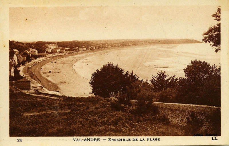 Carte postale ancienne Pléneuf-Val-André - Ensemble de la plage du Val-André à Pléneuf-Val-André