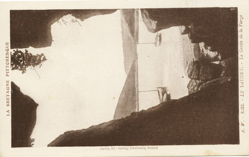 Carte postale ancienne Ploulec'h - Le Yaudet grotte de la Vierge à Ploulec'h