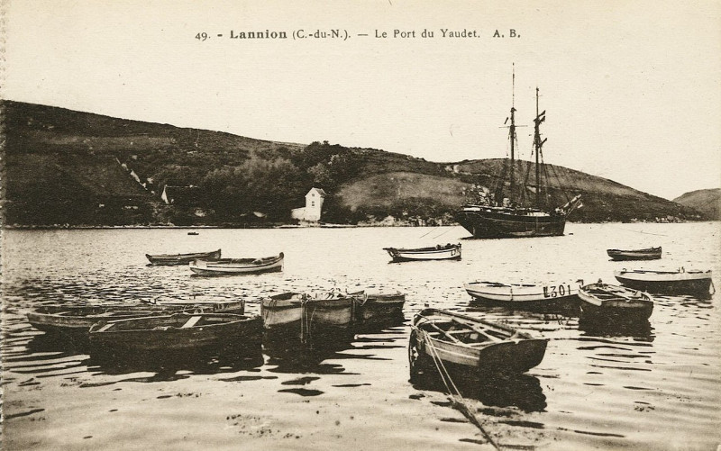 Carte postale ancienne Ploulec'h - Port du Yaudet à Ploulec'h