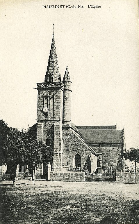 Carte postale ancienne Pluzunet - Eglise à Pluzunet
