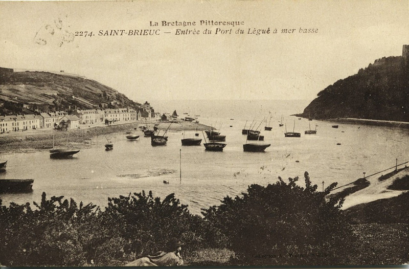 Carte postale ancienne Plérin - Entrée du port du Légué à mer basse à Plérin