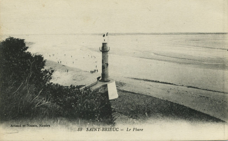 Carte postale ancienne Plérin - Phare à Plérin