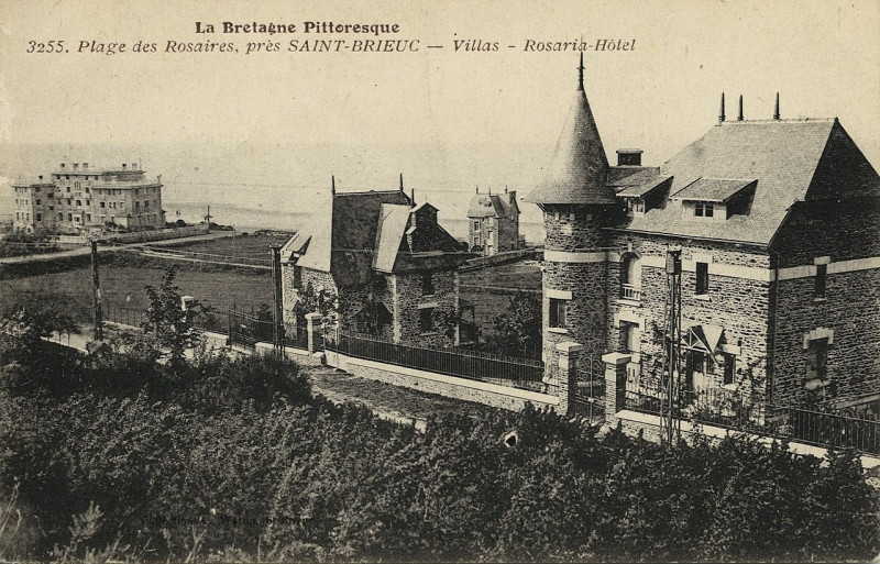 Carte postale ancienne Plérin - Plage des Rosaires villas Rosario hôtel à Plérin