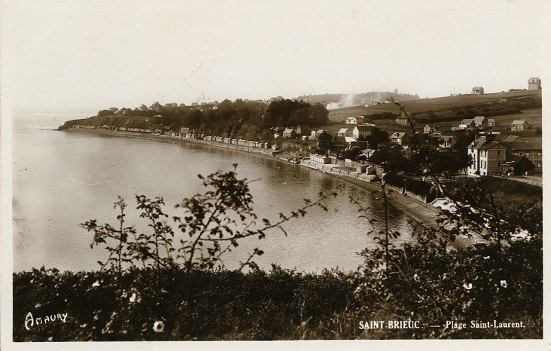 Carte postale ancienne Plérin - Plage Saint-Laurent à Plérin