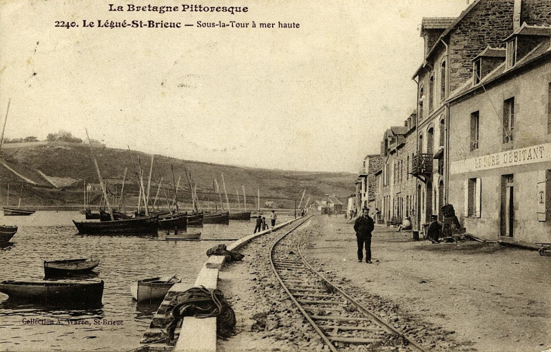 Carte postale ancienne Plérin - Sous-la-Tour à mer haute à Plérin